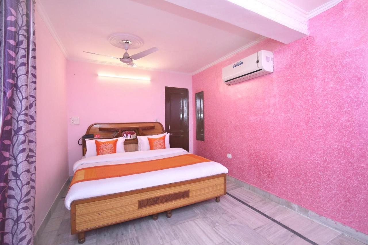 OYO 10384 Hotel Rajesh Palace Csandígarh Kültér fotó