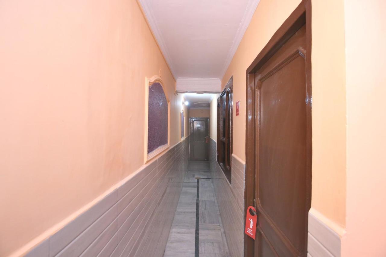 OYO 10384 Hotel Rajesh Palace Csandígarh Kültér fotó