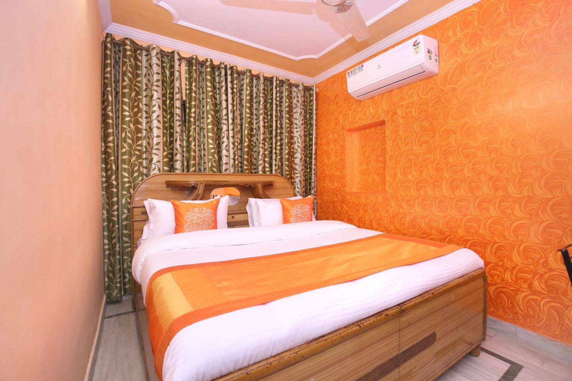 OYO 10384 Hotel Rajesh Palace Csandígarh Kültér fotó