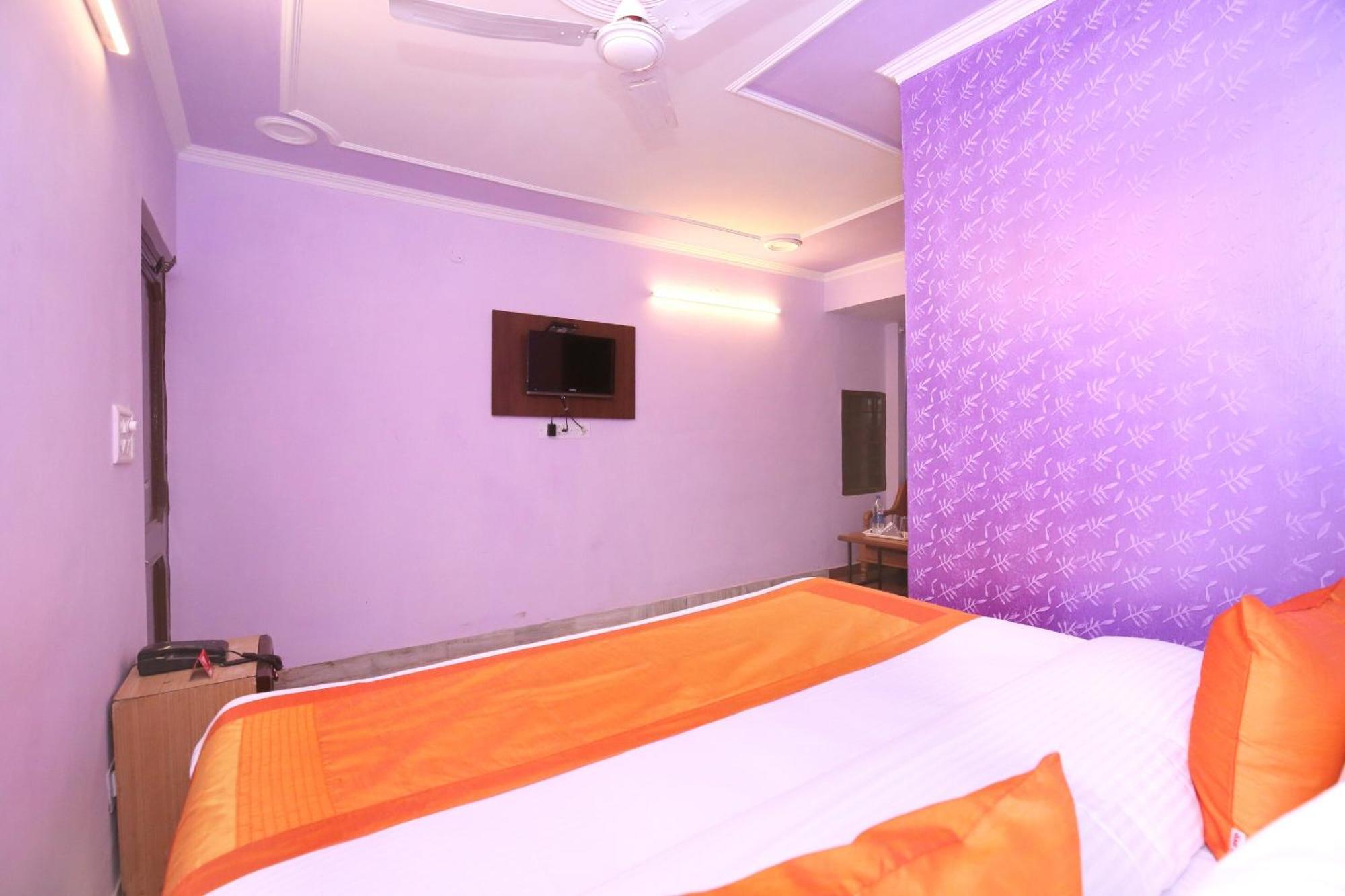 OYO 10384 Hotel Rajesh Palace Csandígarh Kültér fotó
